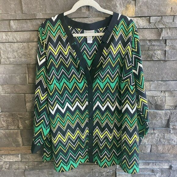 Catherines Womens 1X‎ 18/20W Top Blouse Chevron V Neck Green - Picture 1 of 3